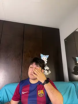 EmilyAndAndrew online show from March 22, 3:54 am