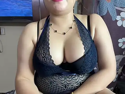 Hersheykaur online show from May 31, 6:42 pm