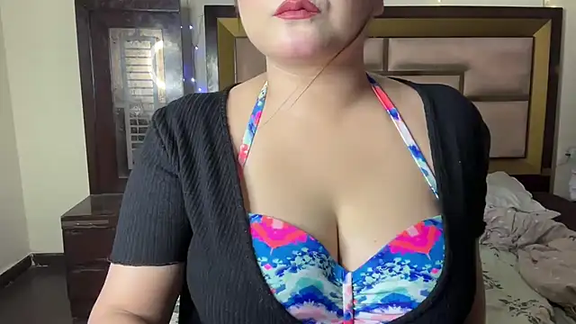 Hersheykaur online show from June 9, 8:53 pm