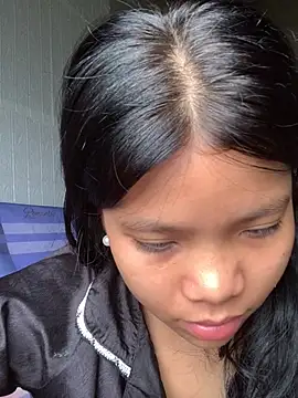 Snapshot of camtu00 chatting on April 4, 12:20 am camtu00 online show from April 4, 12:20 am