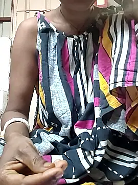 Snapshot of Sweet-runi chatting on April 2, 3:04 am Sweet-runi online show from April 2, 3:04 am