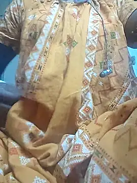 Snapshot of Sweet-runi chatting on April 2, 5:32 pm Sweet-runi online show from April 2, 5:32 pm