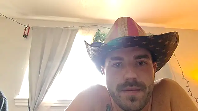 Snapshot of Studly410 chatting on June 8, 9:48 pm Studly410 online show from June 8, 9:48 pm