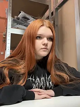 purple-hornet online show from February 8, 10:29 am