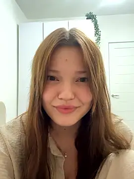 lunamuna  online show from February 8, 4:21 pm