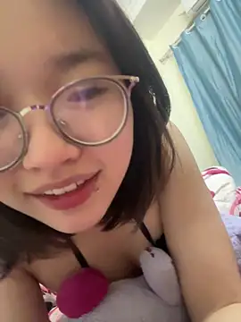 Snapshot of Alicia-a chatting on March 4, 12:11 pm Alicia-a online show from March 4, 12:11 pm