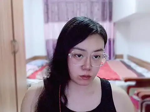 Snapshot of yingying1222 chatting on March 5, 11:50 am yingying1222 online show from March 5, 11:50 am