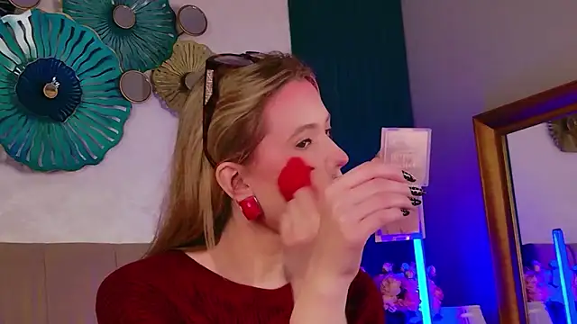 Snapshot of Beckie_White chatting on March 2, 9:10 pm Beckie White online show from March 2, 9:10 pm