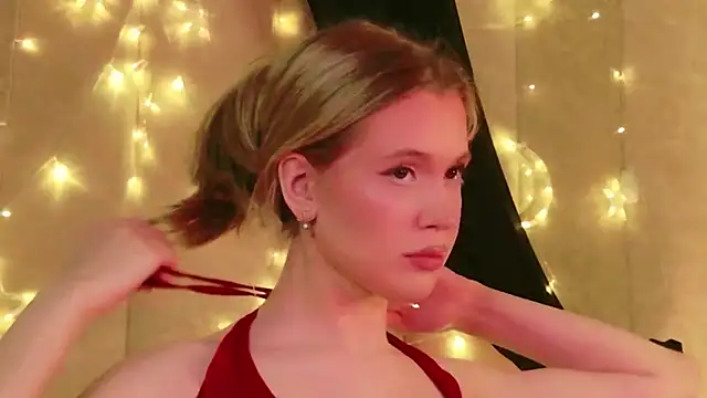 Snapshot of Beckie_White chatting on April 4, 8:50 pm Beckie White online show from April 4, 8:50 pm