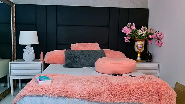 MaraGrief  online show from February 17, 12:01 pm