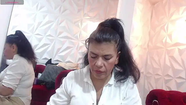 Snapshot of jennifer_0717 chatting on April 11, 12:26 am jennifer 0717 online show from April 11, 12:26 am
