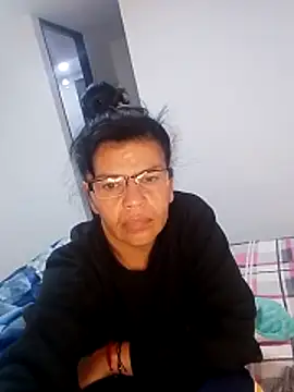 Snapshot of jennifer_0717 chatting on April 22, 9:55 am jennifer 0717 online show from April 22, 9:55 am