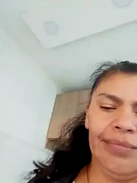 Snapshot of jennifer_0717 chatting on June 14, 2:24 am jennifer 0717 online show from June 14, 2:24 am