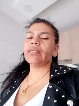 Snapshot of jennifer_0717 chatting on June 15, 8:55 pm jennifer 0717 online show from June 15, 8:55 pm