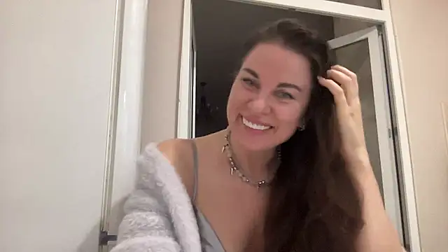 Snapshot of marikyz888 chatting on June 11, 3:43 pm marikyz888 online show from June 11, 3:43 pm