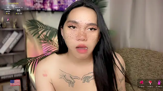 Kelly Mckinney online show from June 15, 3:58 pm