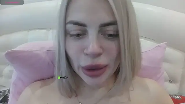 Snapshot of ShamlesssAdell chatting on May 17, 2:46 pm ShamlesssAdell online show from May 17, 2:46 pm