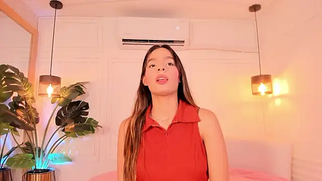 Nicole Whittee online show from February 26, 7:24 pm