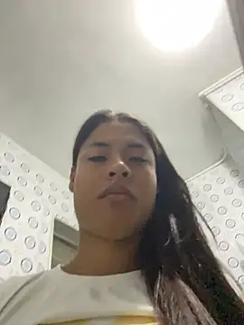 Snapshot of Romie_rous chatting on April 13, 2:22 pm Romie rous online show from April 13, 2:22 pm