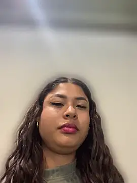 Snapshot of Romie_rous chatting on June 14, 6:43 pm Romie rous online show from June 14, 6:43 pm