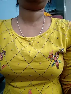 Fantasy Queen94 online show from April 2, 7:39 am