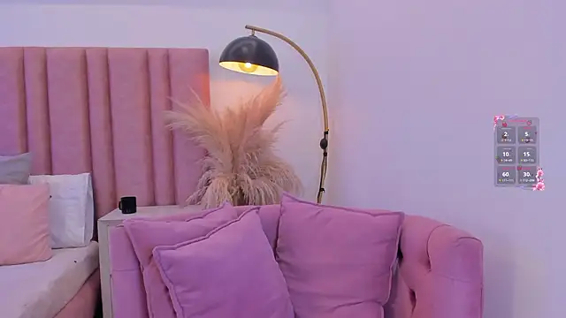 im lily  online show from March 28, 1:11 pm