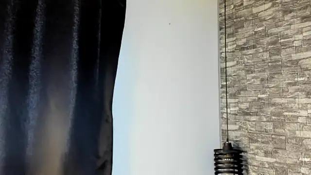 ASHLEY COLLINS1 online show from May 15, 11:39 am