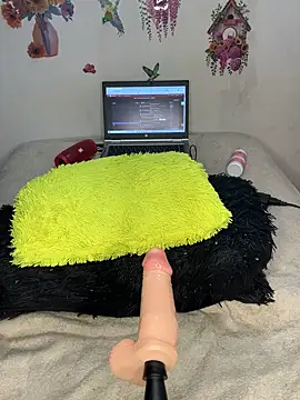 Snapshot of Sara_____ chatting on March 8, 2:04 am Sara online show from March 8, 2:04 am