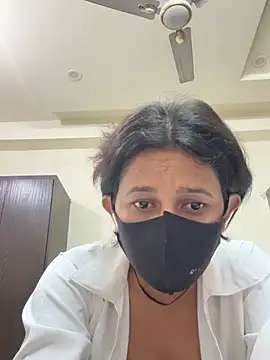 Snapshot of raavigirl chatting on February 23, 4:37 pm raavigirl online show from February 23, 4:37 pm