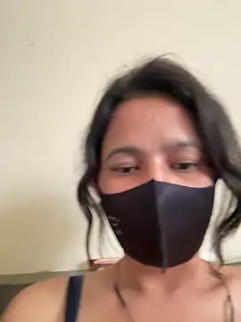 Snapshot of raavigirl chatting on March 13, 3:35 am raavigirl online show from March 13, 3:35 am