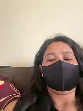 Snapshot of raavigirl chatting on March 21, 2:49 am raavigirl online show from March 21, 2:49 am