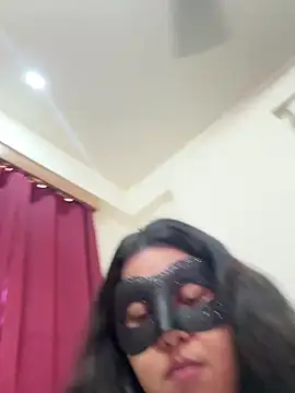 Snapshot of raavigirl chatting on April 4, 10:46 am raavigirl online show from April 4, 10:46 am