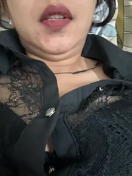 raavigirl online show from July 4, 6:36 pm