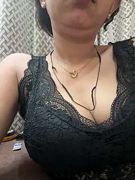 raavigirl online show from July 26, 5:31 pm