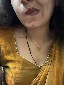 raavigirl online show from July 30, 4:55 am