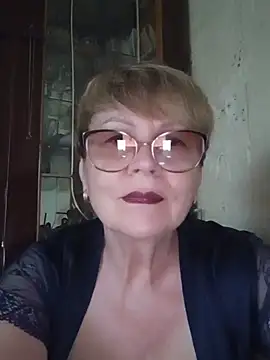 Snapshot of SophieBurns chatting on July 2, 1:50 pm SophieBurns online show from July 2, 1:50 pm