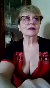 Snapshot of SophieBurns chatting on July 5, 10:44 am SophieBurns online show from July 5, 10:44 am
