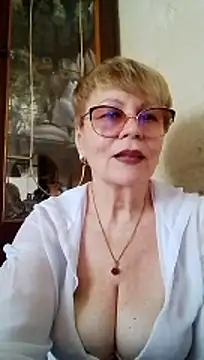 Snapshot of SophieBurns chatting on July 30, 10:58 am SophieBurns online show from July 30, 10:58 am