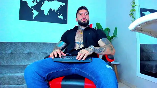 Snapshot of Alessrose chatting on March 3, 7:42 pm Alessrose online show from March 3, 7:42 pm