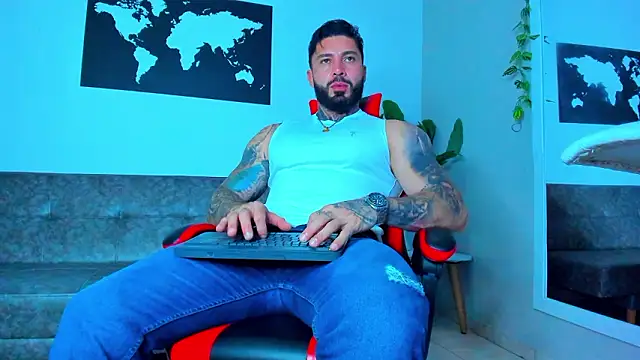 Snapshot of Alessrose chatting on March 9, 7:51 pm Alessrose online show from March 9, 7:51 pm