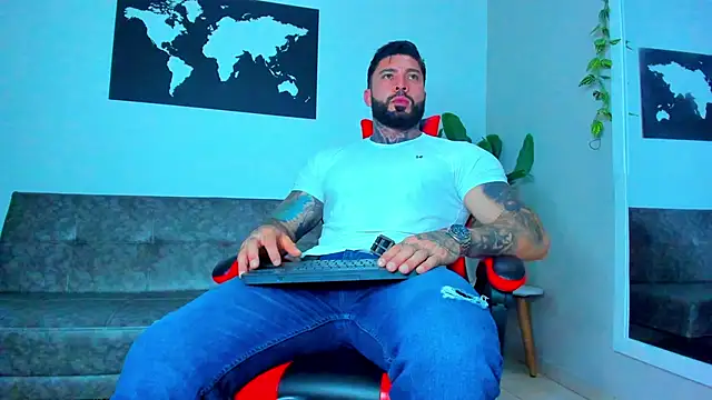 Snapshot of Alessrose chatting on March 13, 7:31 pm Alessrose online show from March 13, 7:31 pm