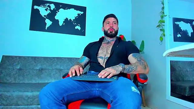 Snapshot of Alessrose chatting on March 15, 9:10 pm Alessrose online show from March 15, 9:10 pm