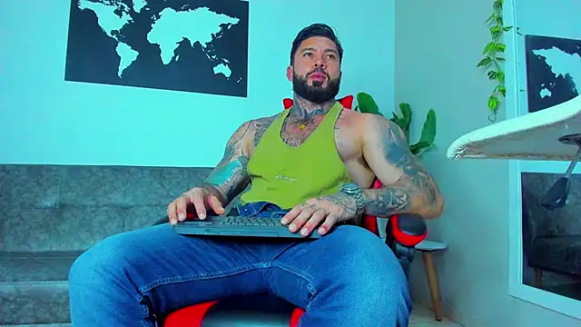 Snapshot of Alessrose chatting on March 20, 7:52 pm Alessrose online show from March 20, 7:52 pm