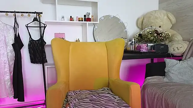 lilKelie online show from February 15, 10:03 am