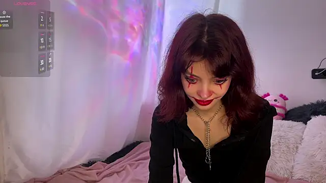 Snapshot of CassyVixen chatting on April 1, 4:37 pm CassyVixen online show from April 1, 4:37 pm