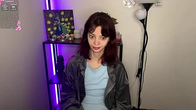 Snapshot of CassyVixen chatting on April 9, 4:23 pm CassyVixen online show from April 9, 4:23 pm