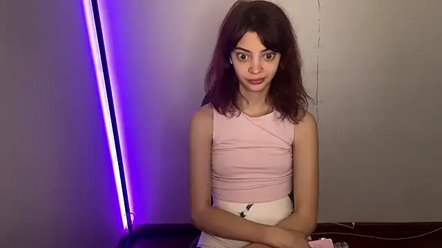 Snapshot of CassyVixen chatting on April 21, 4:01 pm CassyVixen online show from April 21, 4:01 pm