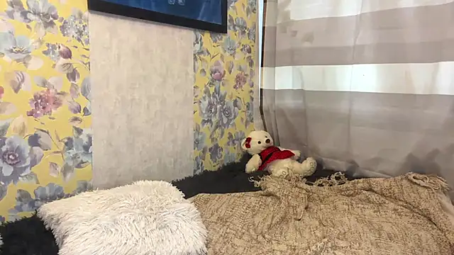 Snapshot of CassyVixen chatting on June 10, 4:28 pm CassyVixen online show from June 10, 4:28 pm