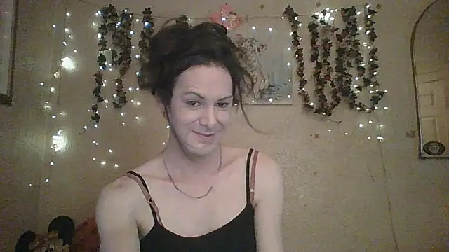 Snapshot of sillymillie4 chatting on July 9, 10:36 pm sillymillie4 online show from July 9, 10:36 pm