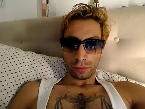 lekzl online show from February 6, 1:32 am